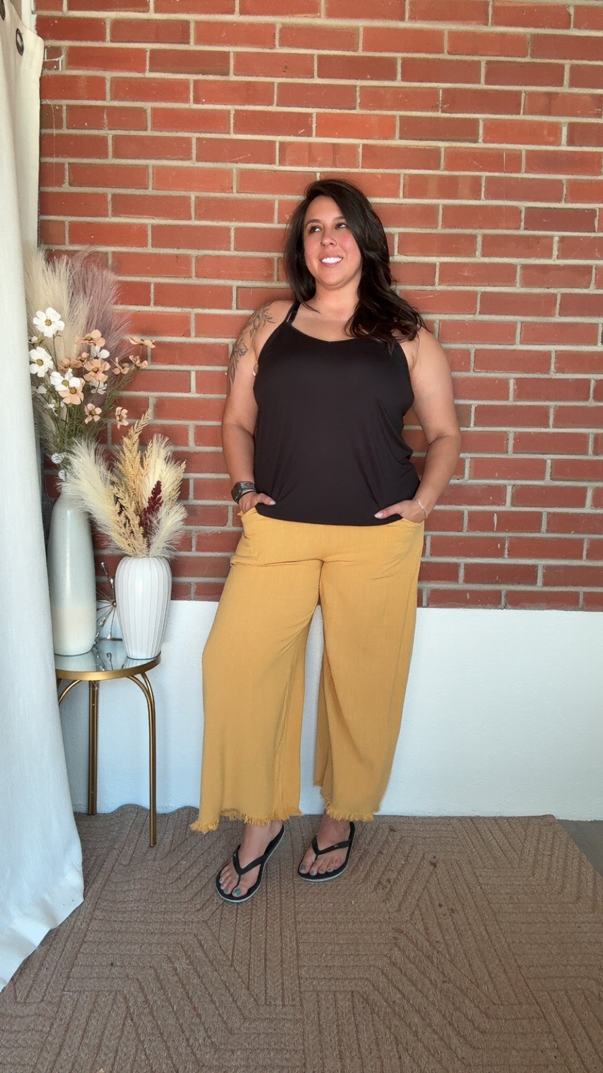 Frayed Hem Wide-Leg Pants