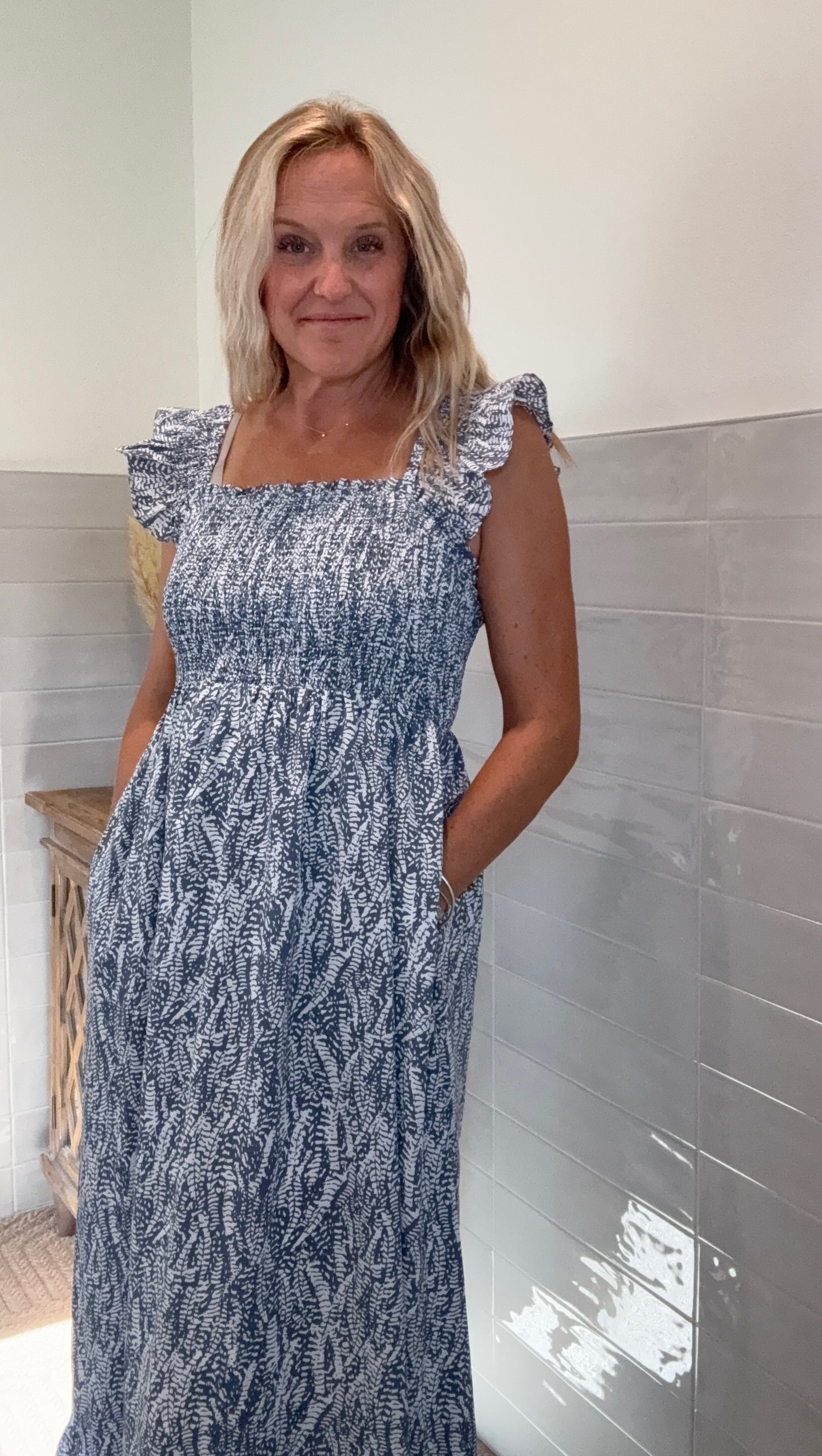 Abstract Sleeve Midi Dress